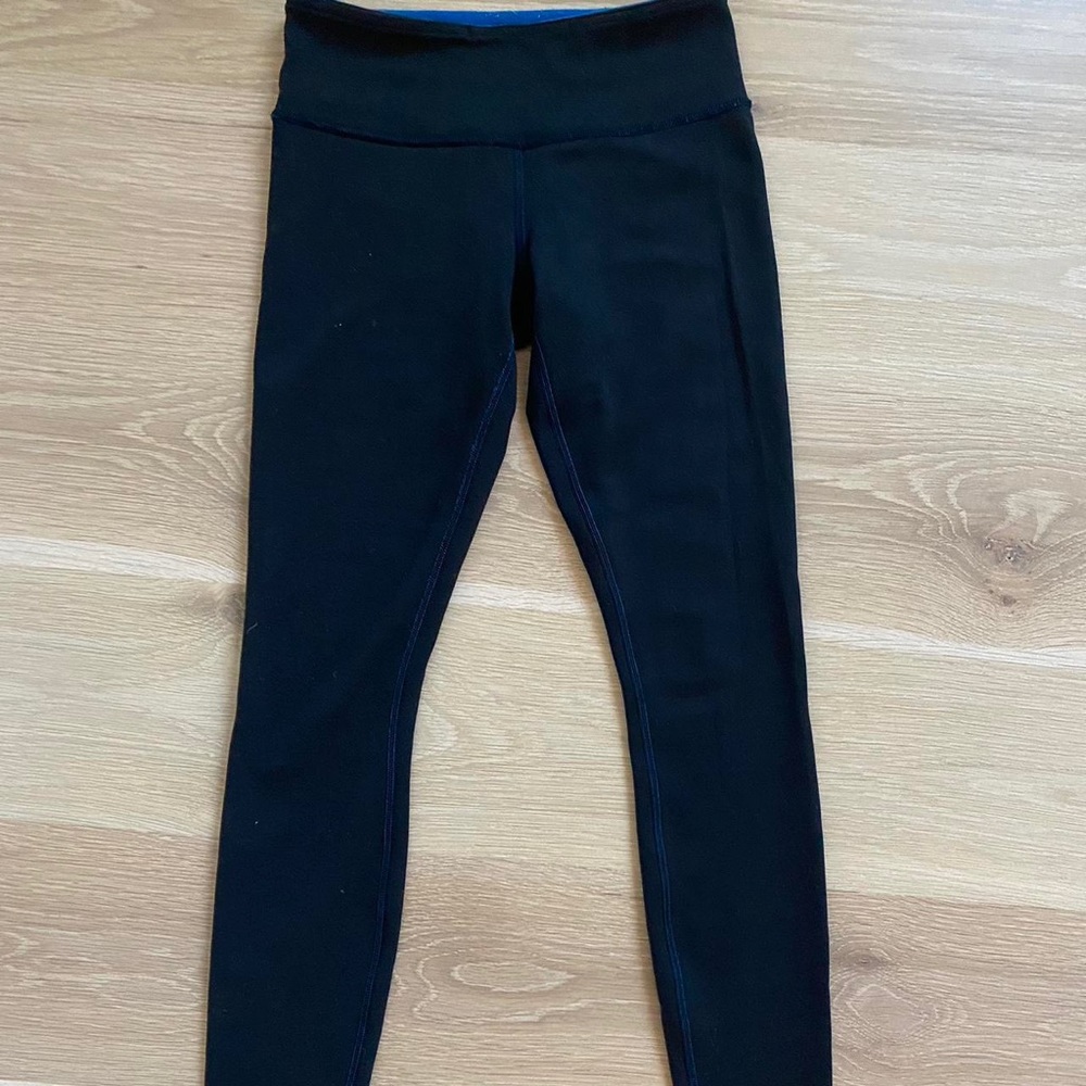 REVERSIBLE LULULEMON LEGGINGS